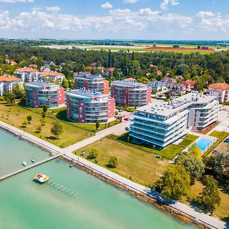 Myflat Coral 10 Premium Apartment
